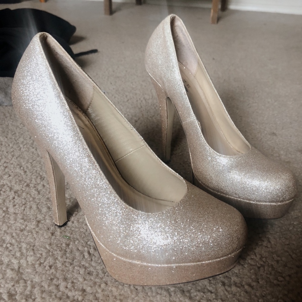 heels - Picture 2 of 3